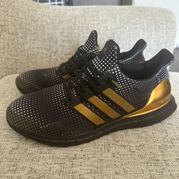 Adidas Ultraboost Size 12 - Picture 2 of 8